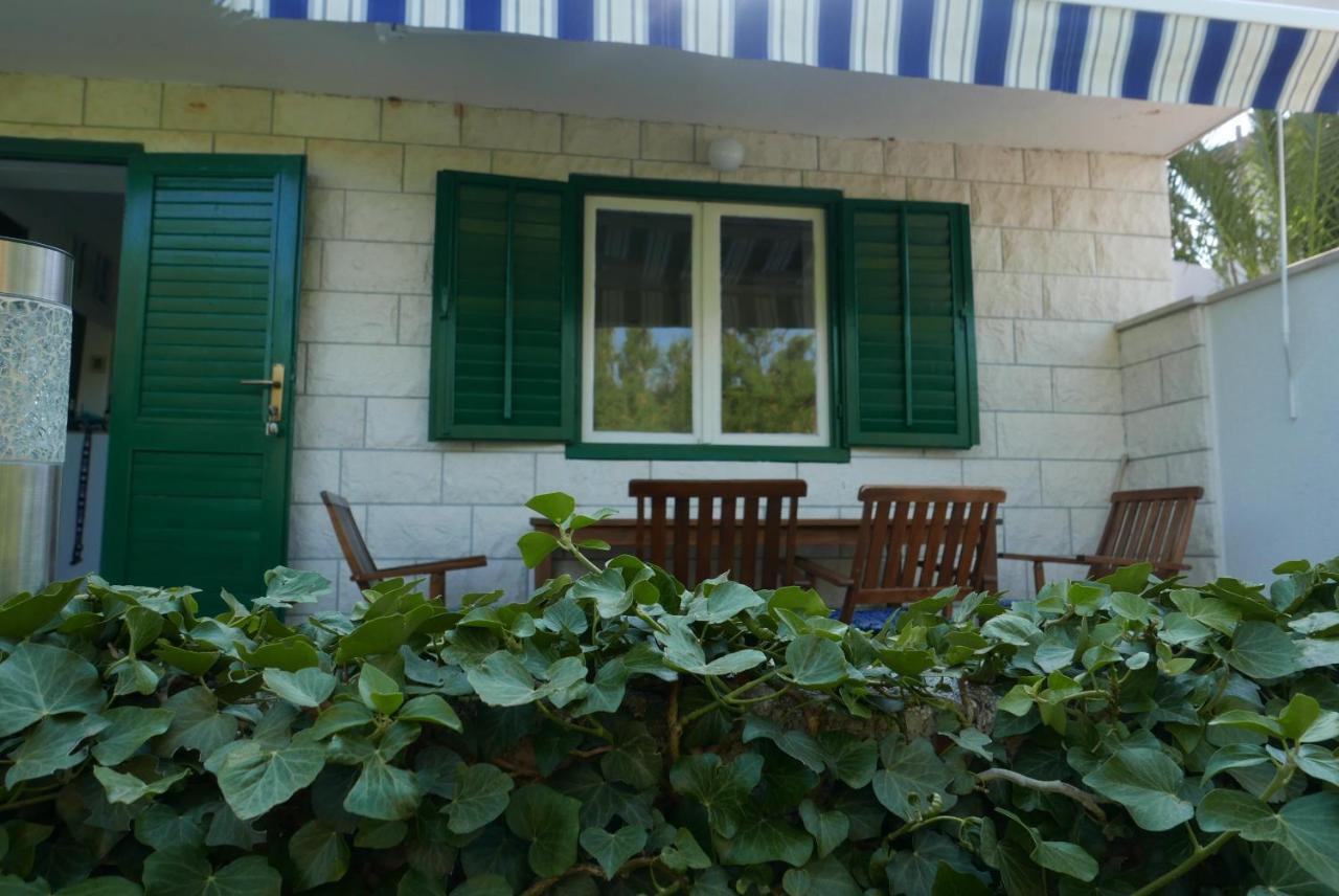 Vacation House "Pave" พอฟเลีย ภายนอก รูปภาพ