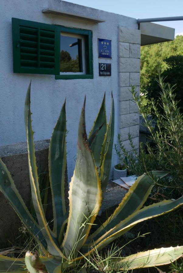 Vacation House "Pave" พอฟเลีย ภายนอก รูปภาพ