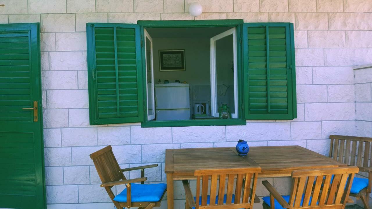 Vacation House "Pave" พอฟเลีย ภายนอก รูปภาพ